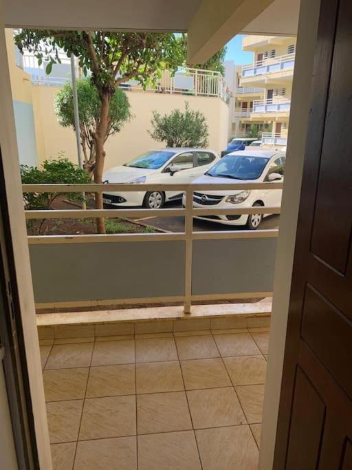 Petit prix et grand confort à Saint Gilles les Bains Exterior foto